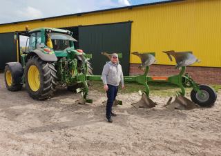 Aratri Amazone Cayros XM 3-850 V