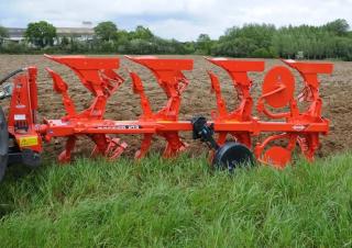 Aratri Kuhn Master 103 4E T