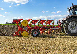 Aratri Pöttinger Servo 4000 P