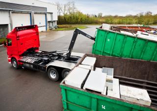 Autocarri con cassone ribaltabile roll off Multilift XR 18 S 56