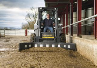 Minipale New Holland L220