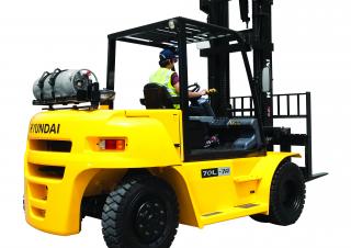 Carrelli elevatori frontali a gas Hyundai 70L-7A