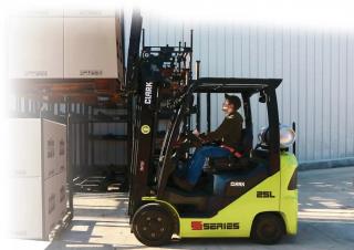 Carrelli elevatori frontali a gas Clark S25C L