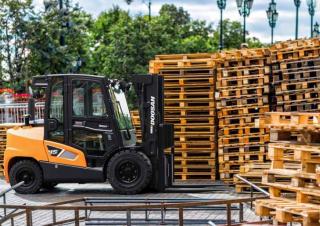 Carrelli elevatori frontali diesel Doosan D45S-9