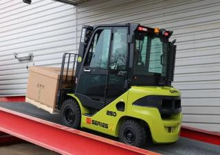 Carrelli elevatori frontali diesel Clark S 25 D