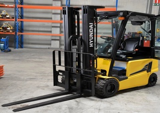Carrelli elevatori frontali elettrici Hyundai 18B-9F