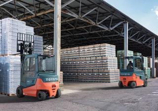 Carrelli elevatori frontali elettrici Toyota 9 FBH 25T 