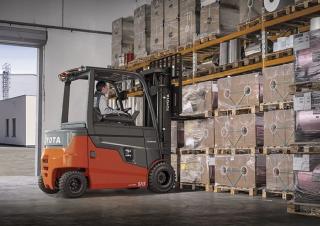 Carrelli elevatori frontali elettrici Toyota 9 FBH 30T 