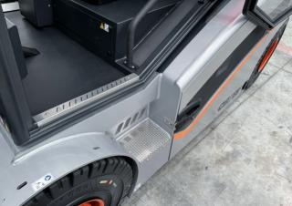 Carrelli elevatori frontali elettrici Carer B 70 HD