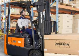 Carrelli elevatori frontali elettrici Doosan B16R-7 