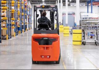 Carrelli elevatori frontali elettrici Linde E25C