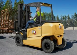 Carrelli elevatori frontali elettrici Caterpillar EP50N