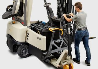 Carrelli elevatori frontali elettrici Crown SCF 6060 2.0