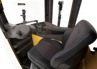 Carrelli elevatori retrattili elettrici Caterpillar NR16N3