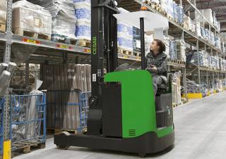 Carrelli elevatori retrattili elettrici Cesab R 112