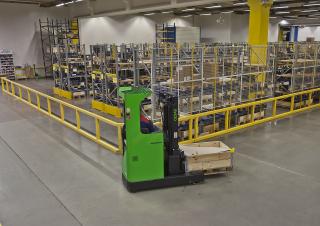 Carrelli elevatori retrattili elettrici Cesab R 214