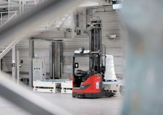 Carrelli elevatori retrattili elettrici Linde R16HD MATIC config. 4 