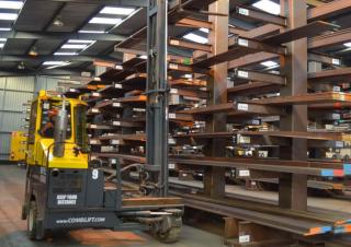 Carrelli multidirezionali Carrelli multidirezionali diesel Combi-Lift C 8000
