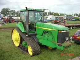 Trattrice agricola cingolati John Deere 8400 T