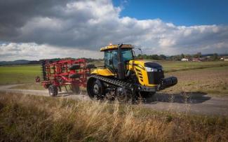 Trattrice agricola cingolati Challenger MT765 C