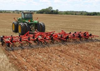 Coltivatori con vomeri ad alette Kuhn Chisel 4000-23