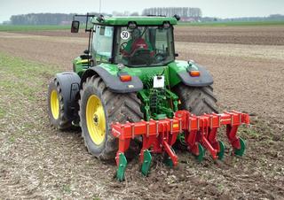 Coltivatori con vomeri ad alette Kverneland CLI 430