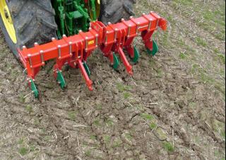 Coltivatori con vomeri ad alette Kverneland CLI 630