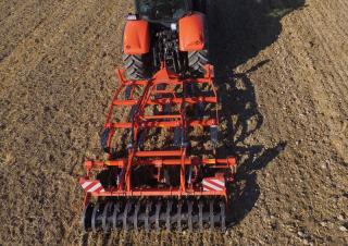 Coltivatori con vomeri ad alette Kubota CU3301 DW