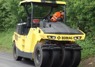 Rulli Compattatori stradali statici gommati Bomag BW 28 RH
