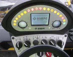 Rulli Compattatori stradali vibranti combinati Bomag BW 151 AC-5