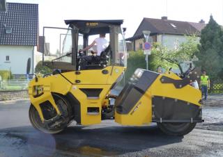 Rulli Compattatori stradali vibranti combinati Bomag BW 151 AC-5