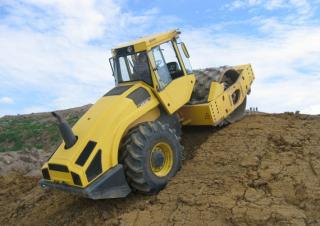 Rulli Compattatori stradali vibranti monotamburo Bomag BW 219 PD-4