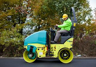 Rulli Compattatori stradali vibranti tandem Ammann ARX 16 T4f