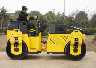Rulli Compattatori stradali vibranti tandem Bomag BW 131 AD-5