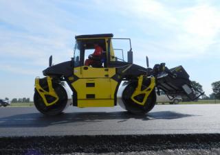 Rulli Compattatori stradali vibranti tandem Bomag BW 174 APO 4f