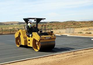 Rulli Compattatori stradali vibranti tandem Caterpillar CB54