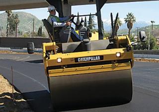 Rulli Compattatori stradali vibranti tandem Caterpillar CB54XW