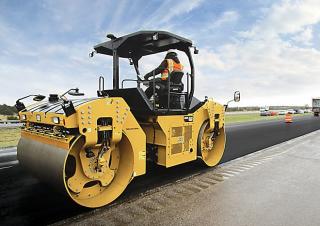 Rulli Compattatori stradali vibranti tandem Caterpillar CB66B