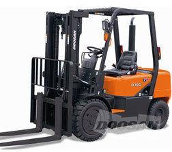 Carrelli elevatori frontali diesel Doosan D25G