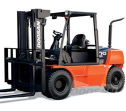 Carrelli elevatori frontali diesel Doosan D90S-5