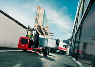 Carrelli elevatori montati su camion Carrelli elevatori diesel Moffett M 4-25.3