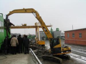 Escavatori cingolati Caterpillar 325 C MH