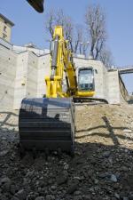 Escavatori cingolati New Holland E175C LC