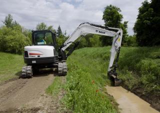 Escavatori cingolati Bobcat E85