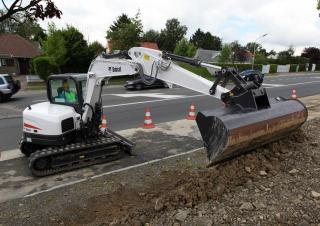 Escavatori cingolati Bobcat E85