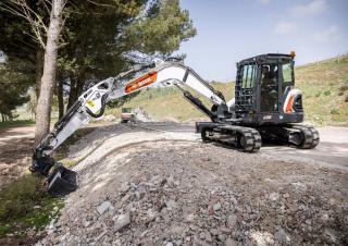 Escavatori cingolati Bobcat E88