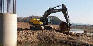 Escavatori cingolati Volvo EC300DNL