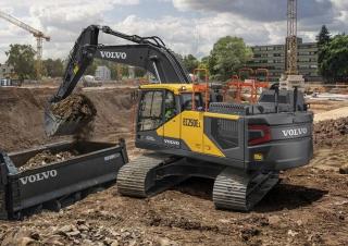 Escavatori cingolati Volvo EC250ERL