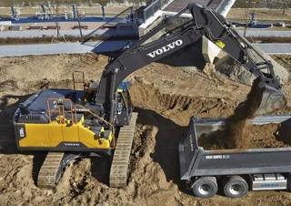 Escavatori cingolati Volvo EC300E HYBRID 