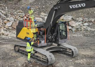 Escavatori cingolati Volvo EC300ERL